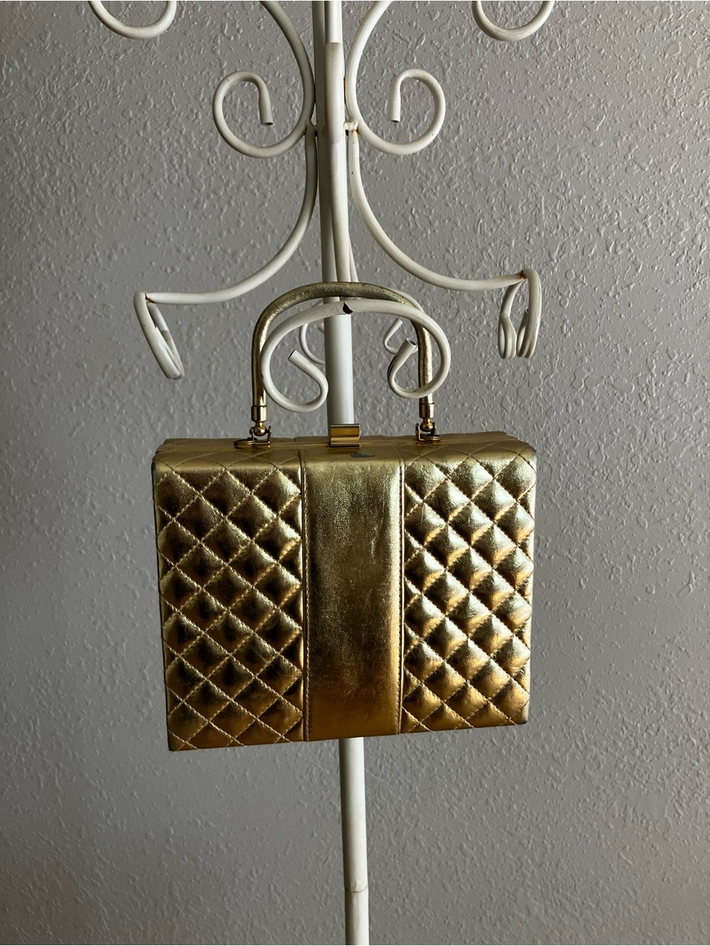 Vintage Metallic Quilted Top-Handle purse Bag - Gold
